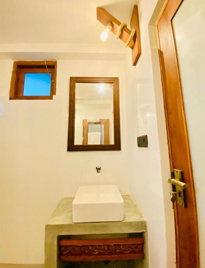 Nilupul Villa Ambalangoda  Luaran gambar
