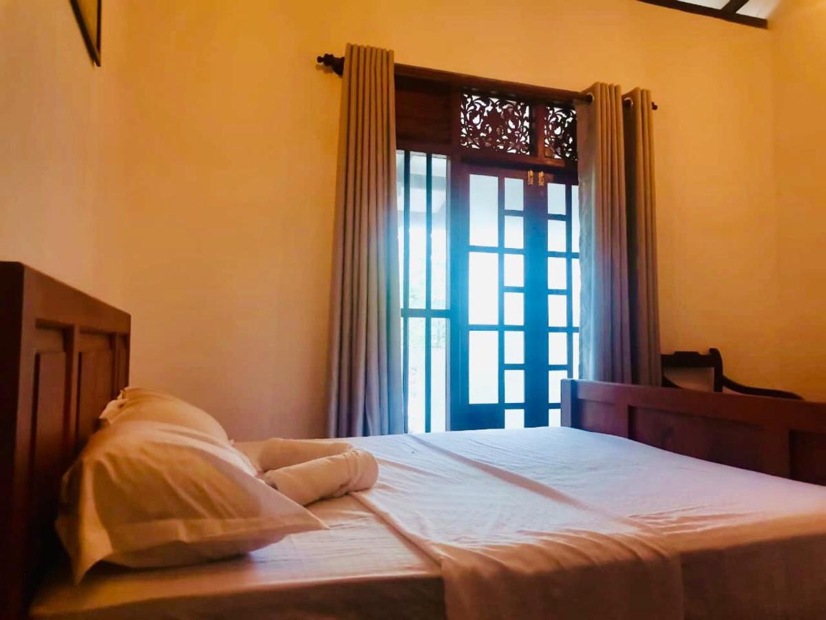 Nilupul Villa Ambalangoda  Luaran gambar